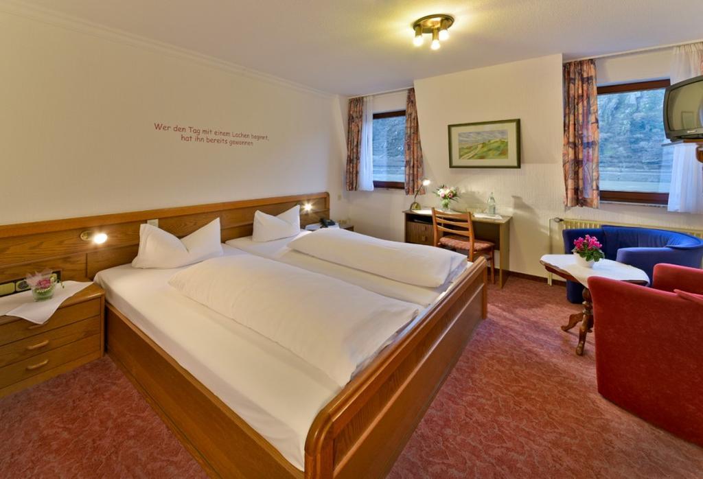 Hotel & Restaurant Krone Kestert Εξωτερικό φωτογραφία