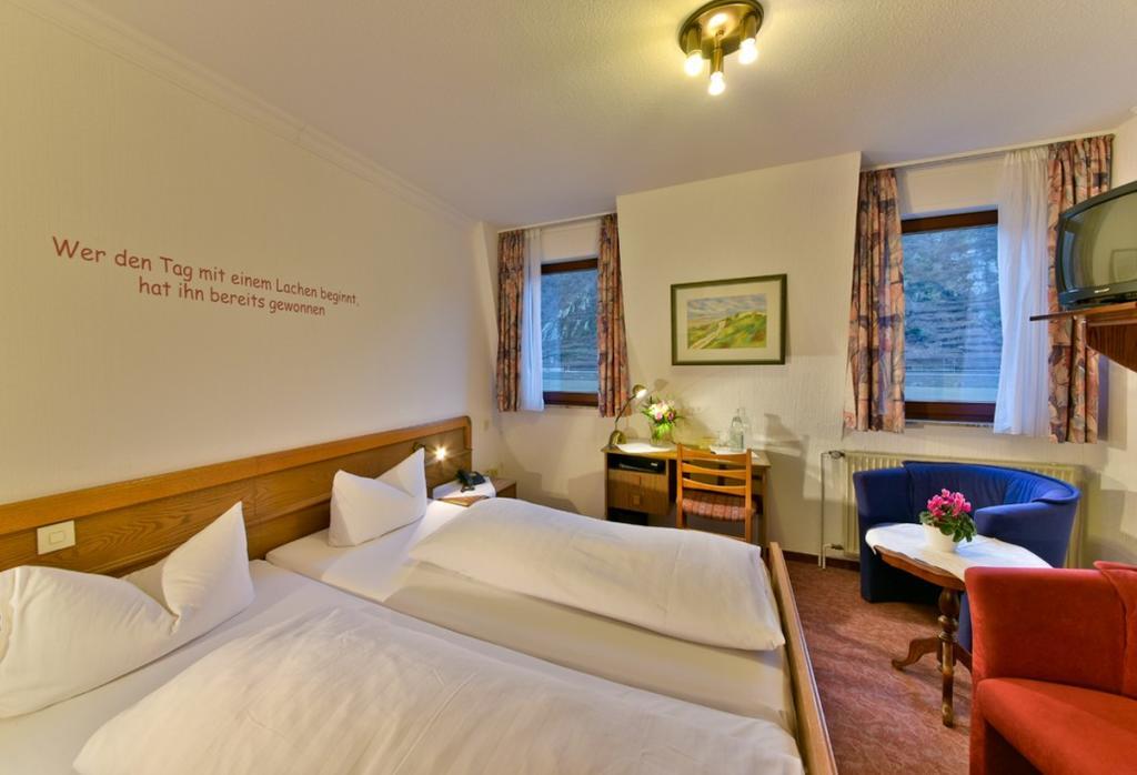 Hotel & Restaurant Krone Kestert Εξωτερικό φωτογραφία