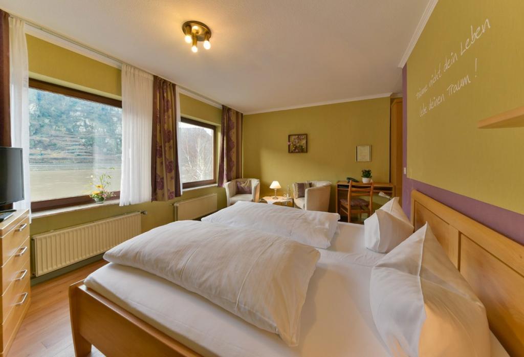 Hotel & Restaurant Krone Kestert Εξωτερικό φωτογραφία