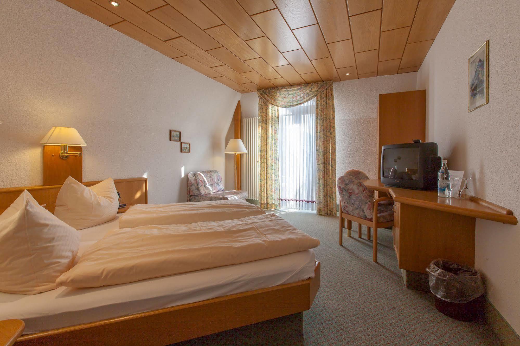 Hotel & Restaurant Krone Kestert Εξωτερικό φωτογραφία