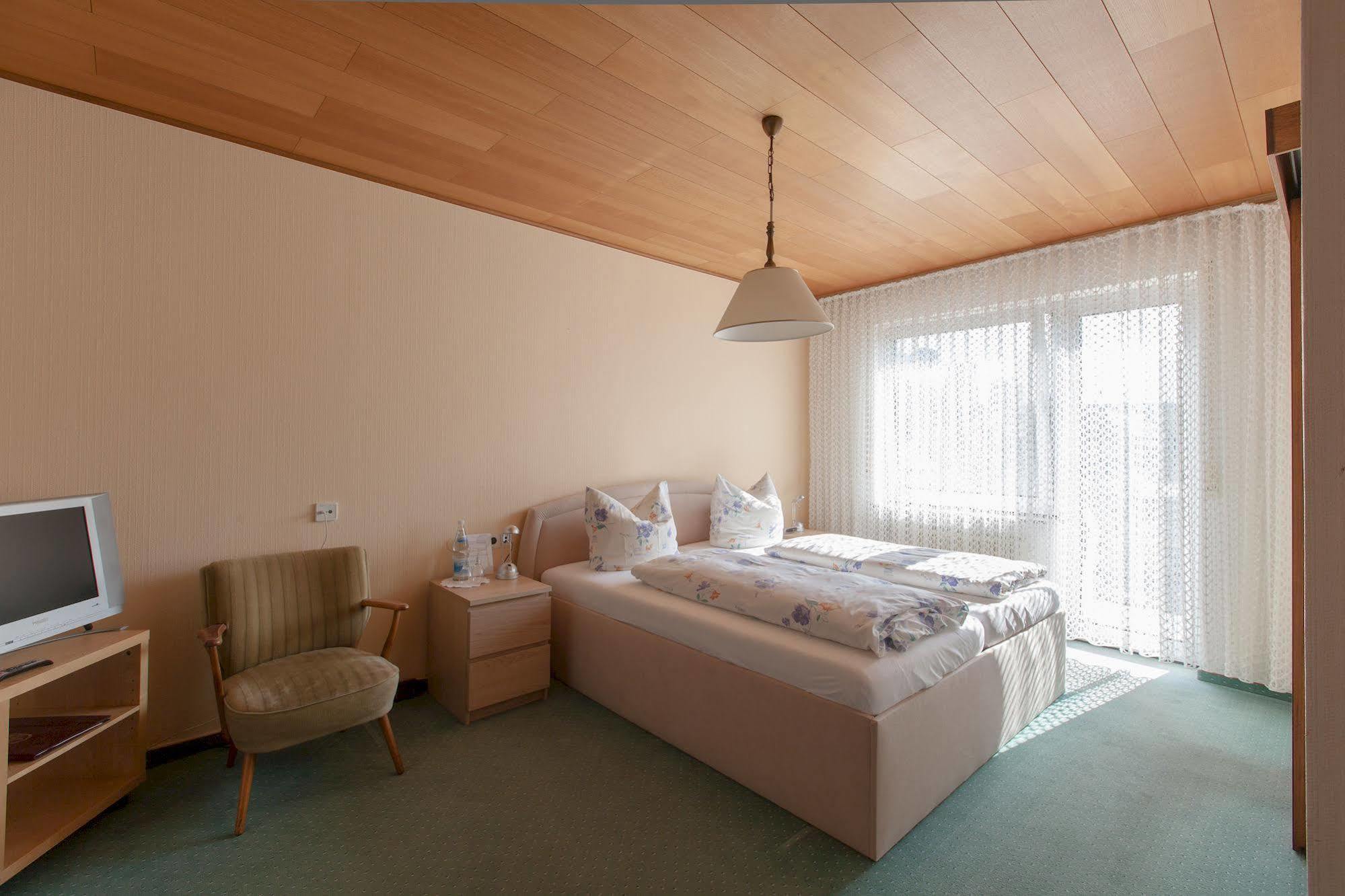 Hotel & Restaurant Krone Kestert Εξωτερικό φωτογραφία
