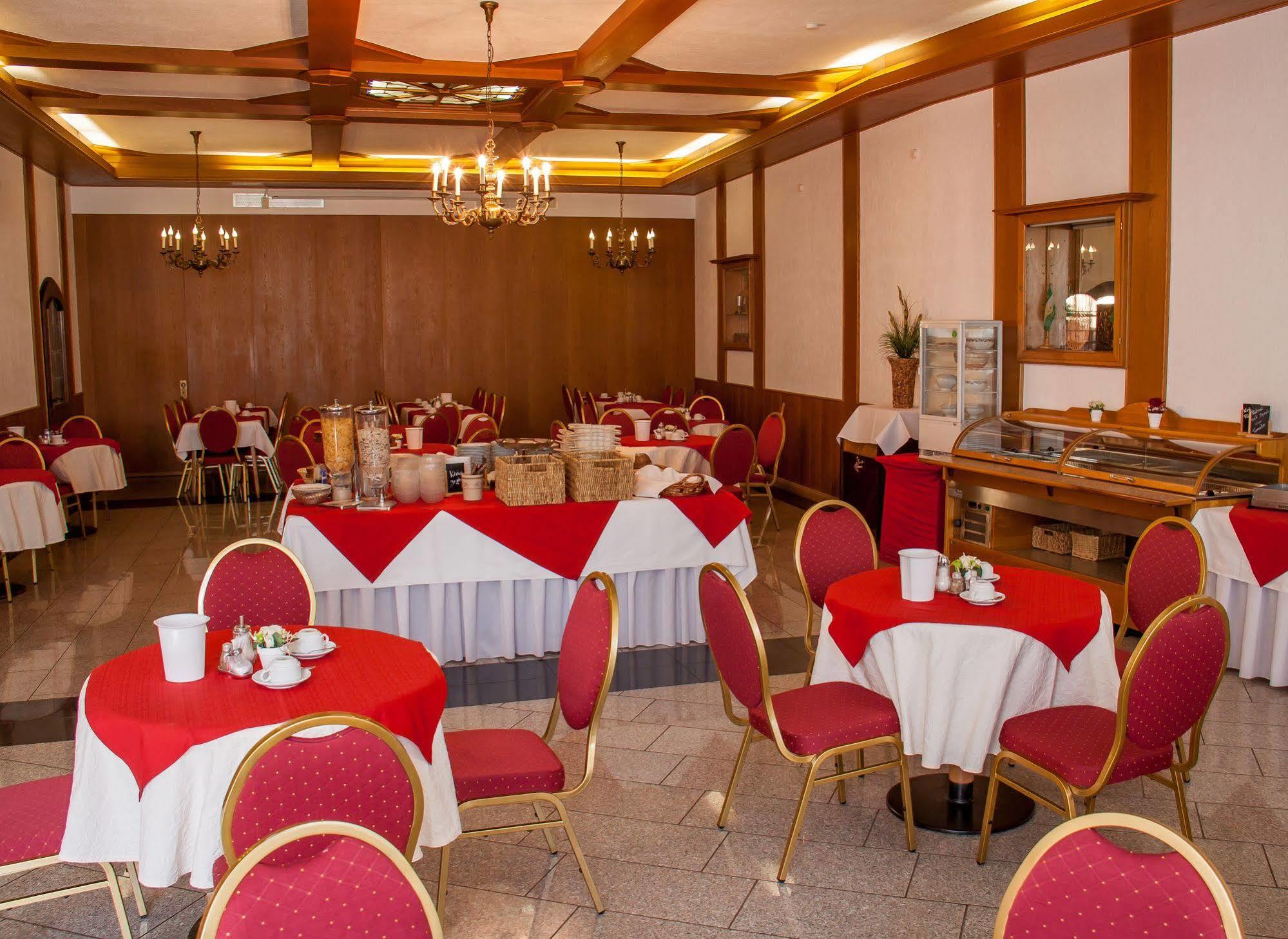 Hotel & Restaurant Krone Kestert Εξωτερικό φωτογραφία
