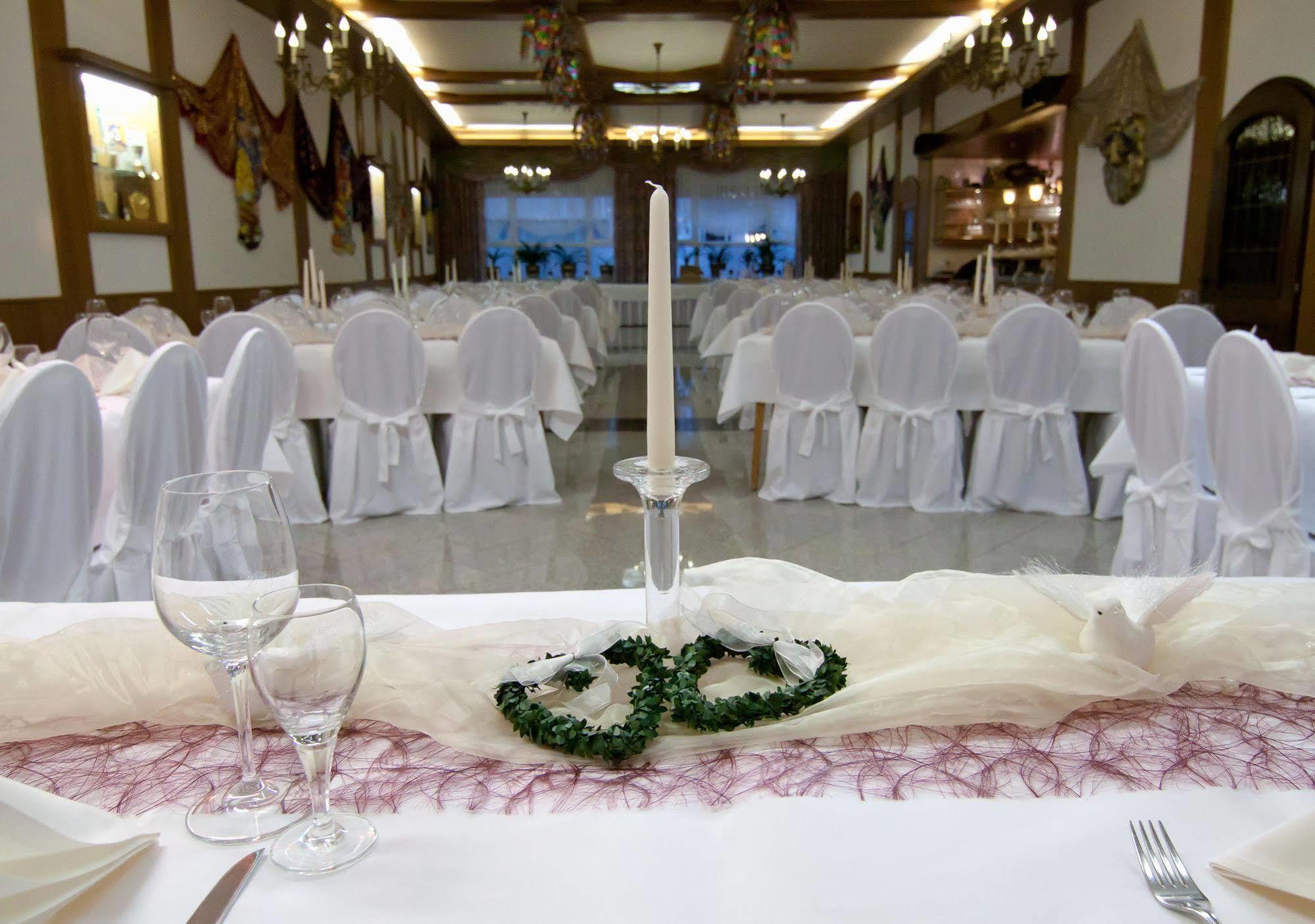Hotel & Restaurant Krone Kestert Εξωτερικό φωτογραφία