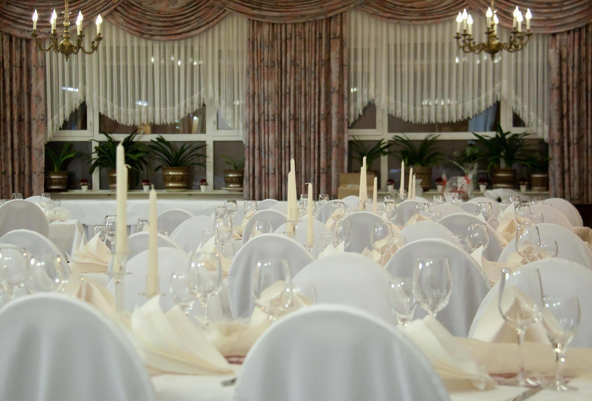 Hotel & Restaurant Krone Kestert Εξωτερικό φωτογραφία