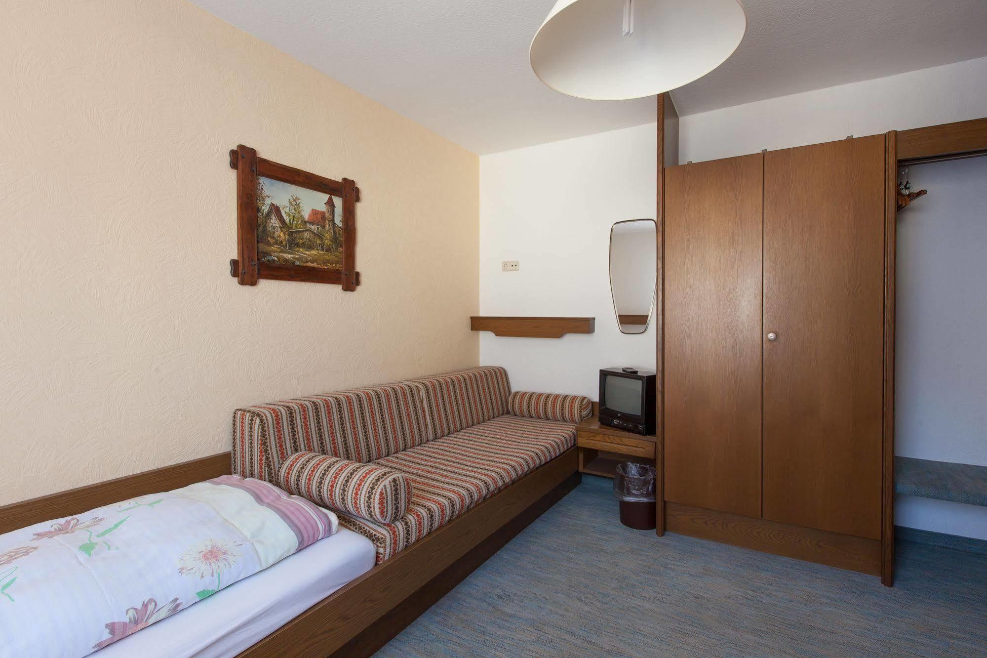 Hotel & Restaurant Krone Kestert Εξωτερικό φωτογραφία