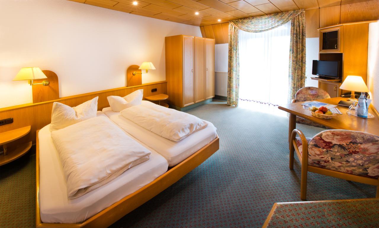 Hotel & Restaurant Krone Kestert Εξωτερικό φωτογραφία